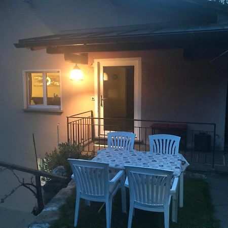Casa Immersa Nel Vigneto Roveredo Luaran gambar